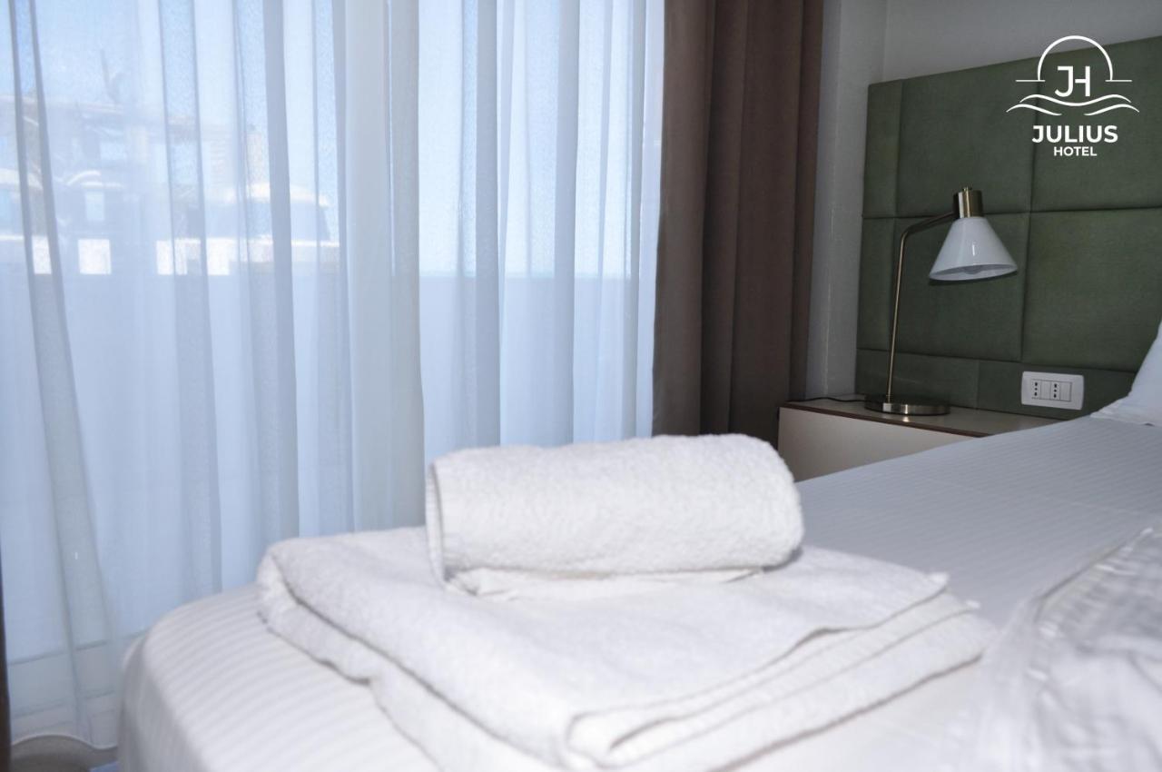 Julius Hotel Golem  Dış mekan fotoğraf