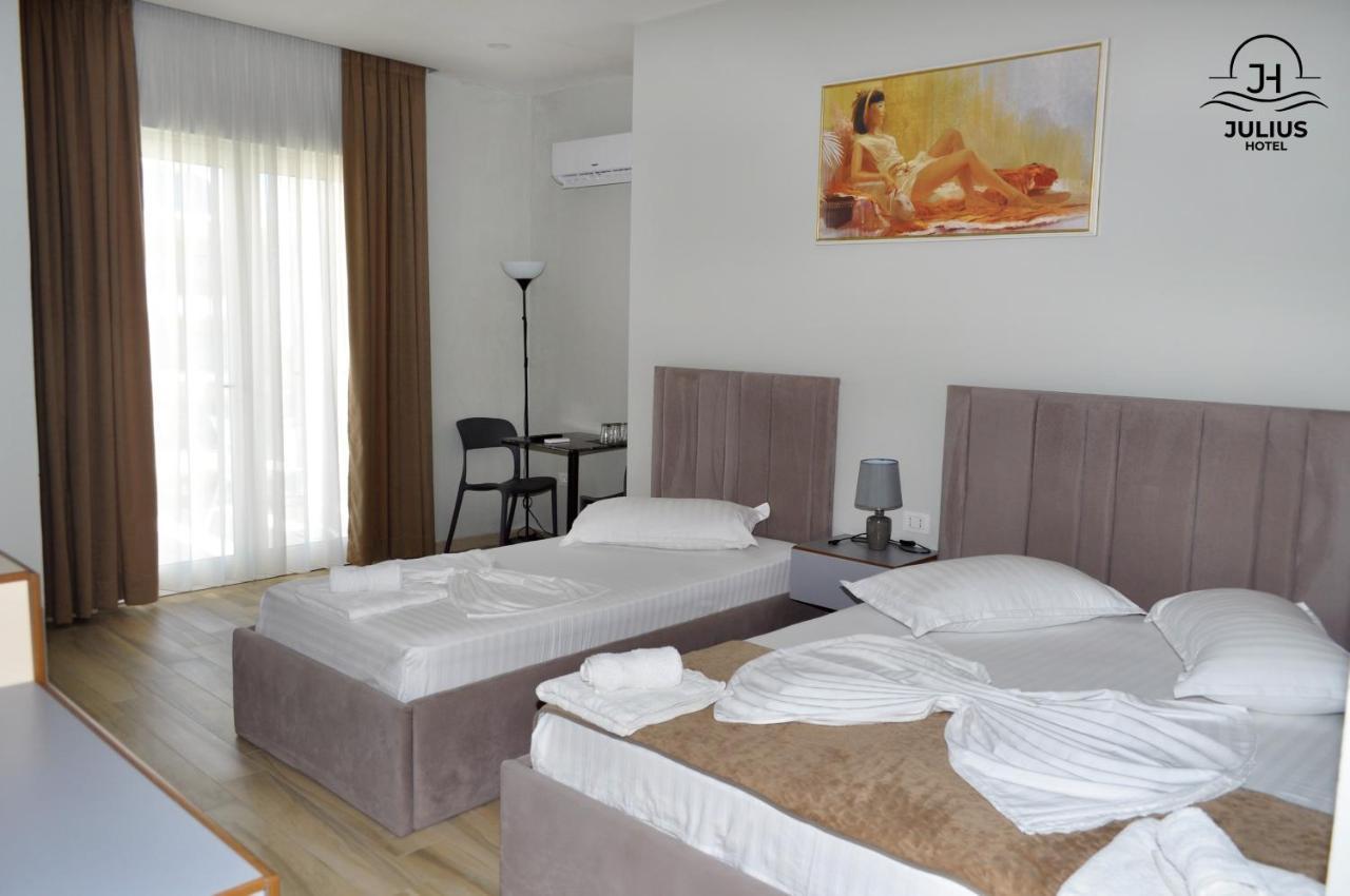 Julius Hotel Golem  Dış mekan fotoğraf