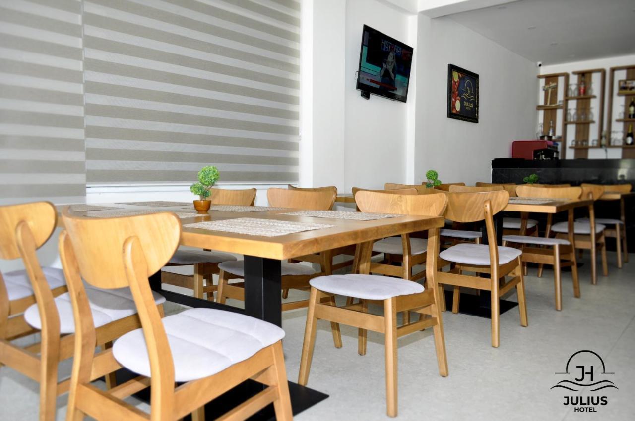 Julius Hotel Golem  Dış mekan fotoğraf