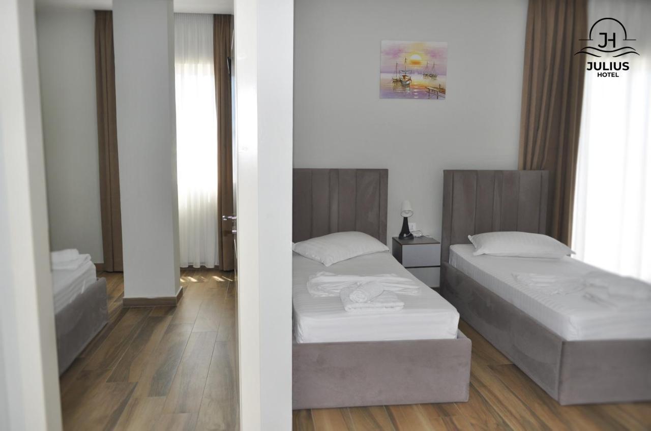 Julius Hotel Golem  Dış mekan fotoğraf