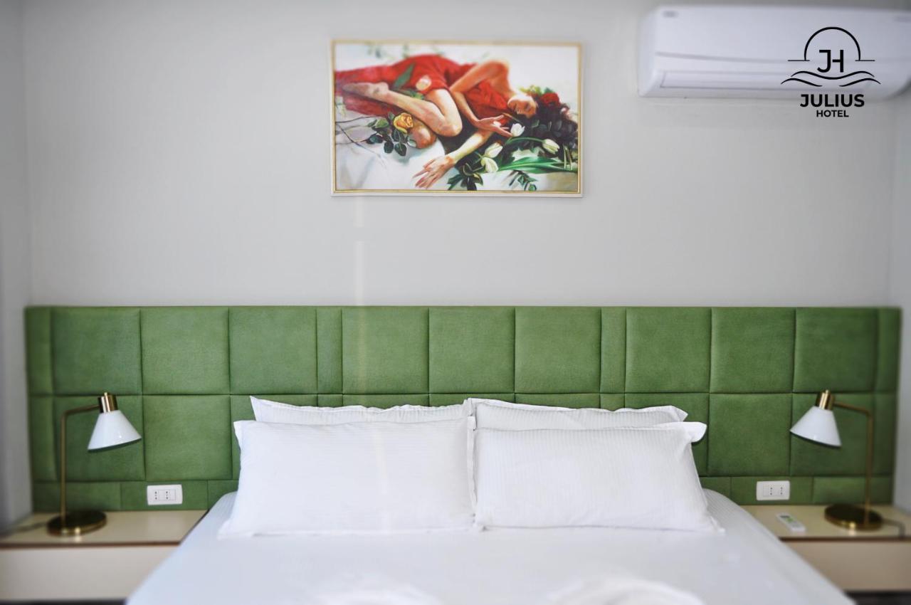 Julius Hotel Golem  Dış mekan fotoğraf