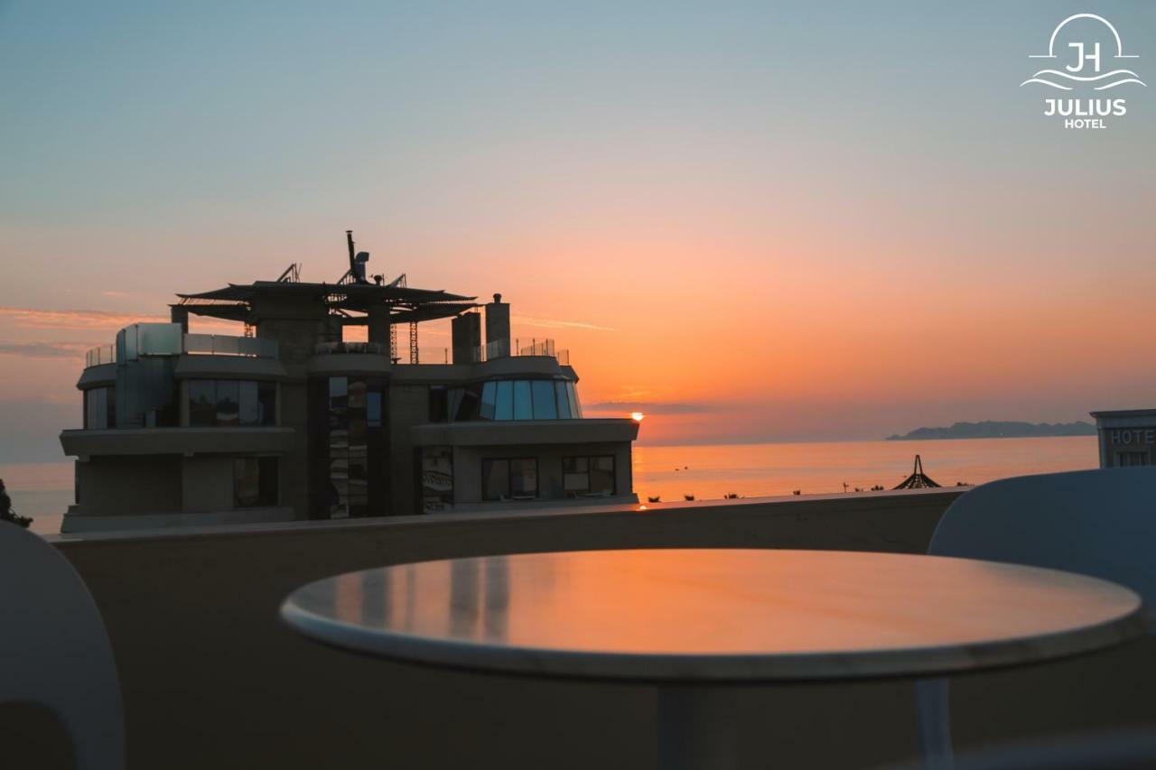 Julius Hotel Golem  Dış mekan fotoğraf