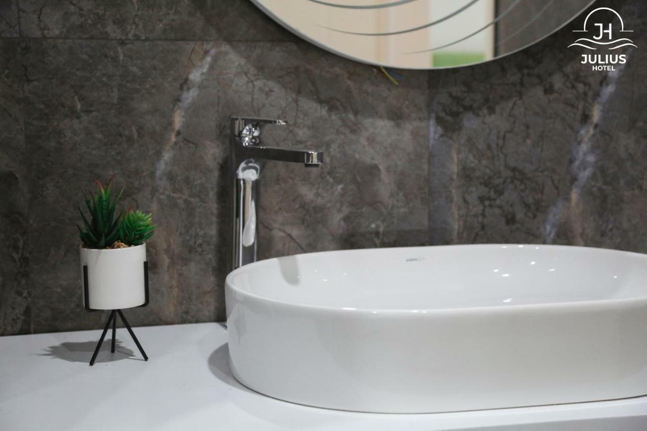 Julius Hotel Golem  Dış mekan fotoğraf