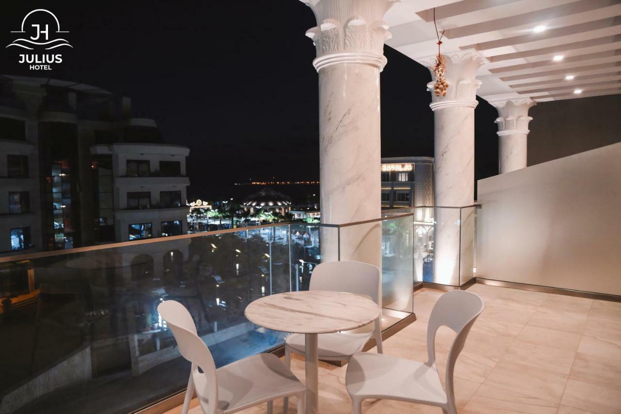 Julius Hotel Golem  Dış mekan fotoğraf