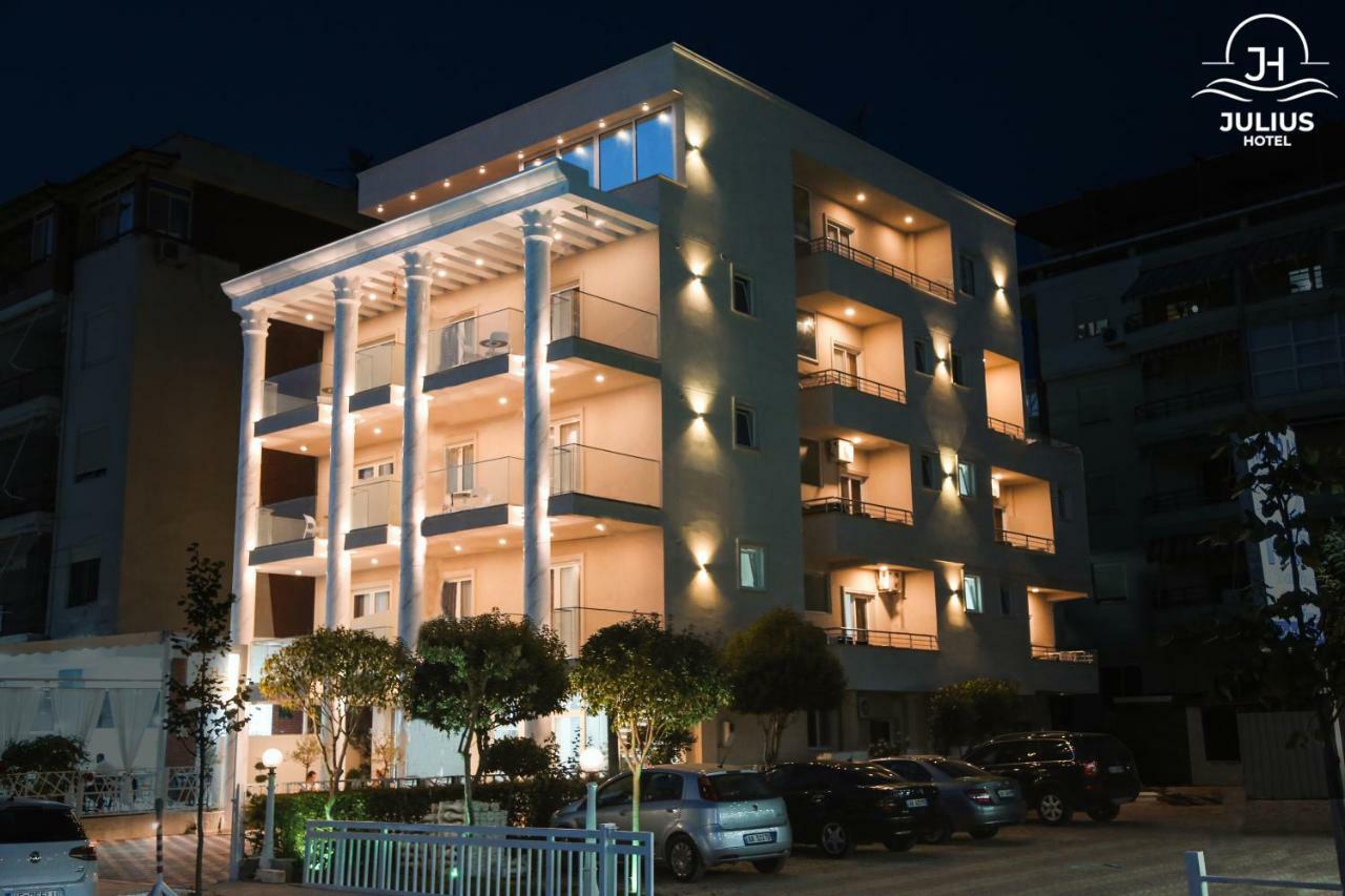 Julius Hotel Golem  Dış mekan fotoğraf