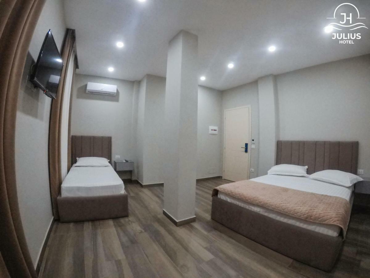 Julius Hotel Golem  Dış mekan fotoğraf