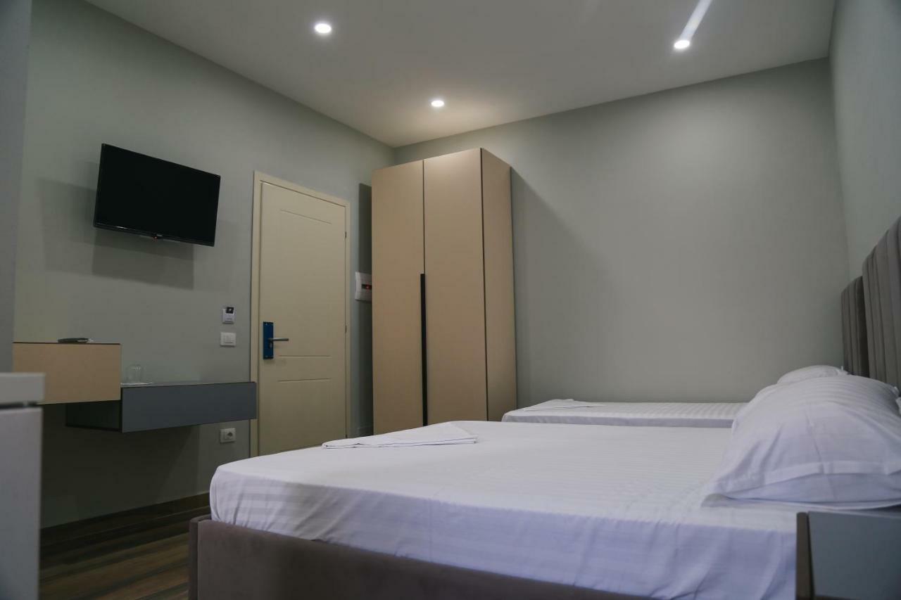 Julius Hotel Golem  Dış mekan fotoğraf