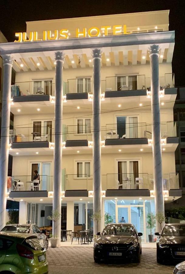 Julius Hotel Golem  Dış mekan fotoğraf